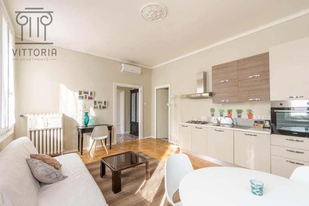 Vittoria Apartments: Viale Dante Vicenza Exteriör bild